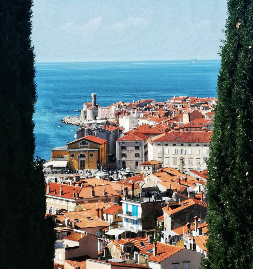 Vue panoramique de la ville côtière de Piran pour le jour 3