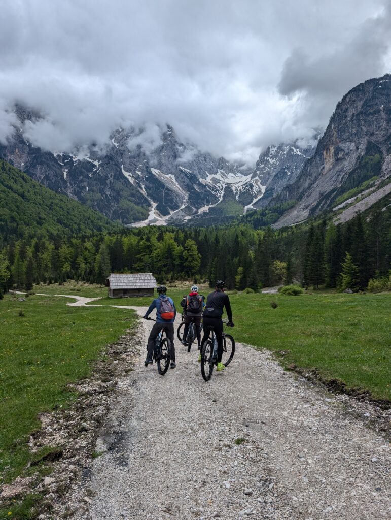 Lors d'une exploration à VTT des Alpes juliennes à VTT 